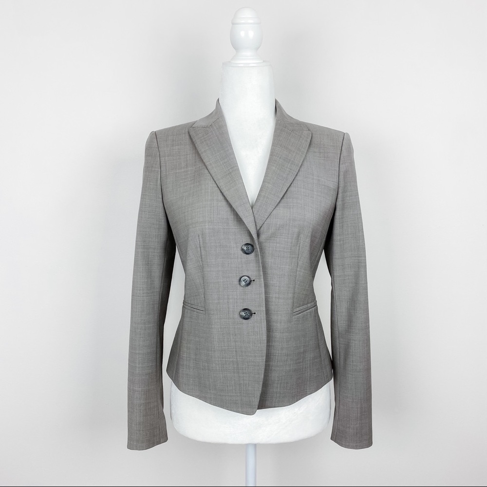 Ann Taylor Gray Size 2 Petite Peplum Back Blazer